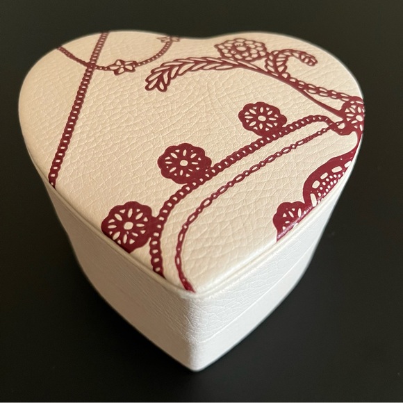 ❤️Pandora Heart-Shaped Pink Leather Jewelry Box Travel Case 2-Tiered - Picture 8 of 8